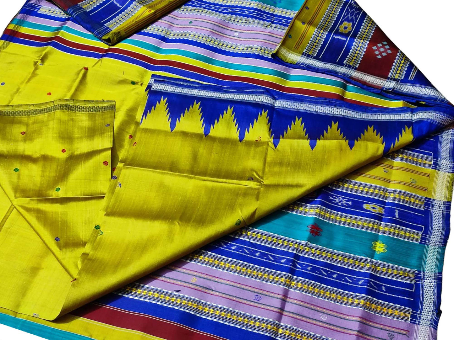 Stunning Green Handloom Ikat Silk Saree - Sambalpuri Style - Luxurion World