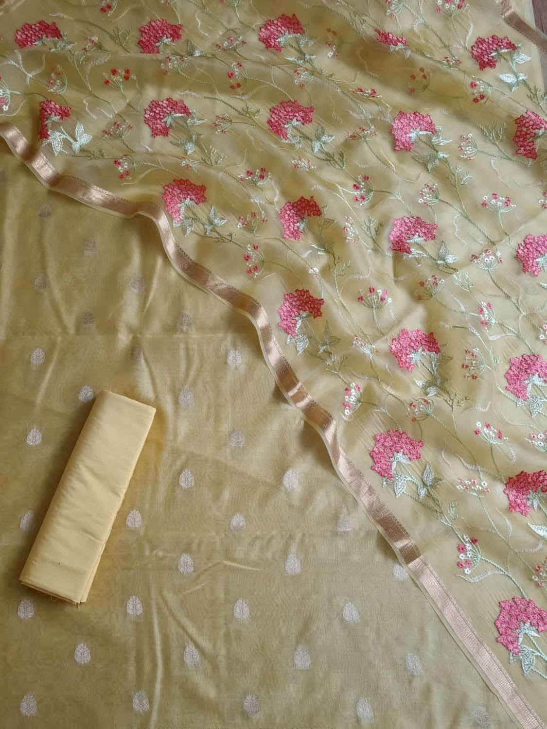 Yellow Banarasi Chanderi Silk Three Piece Unstitched Suit Set With Organza Dupatta - Luxurion World