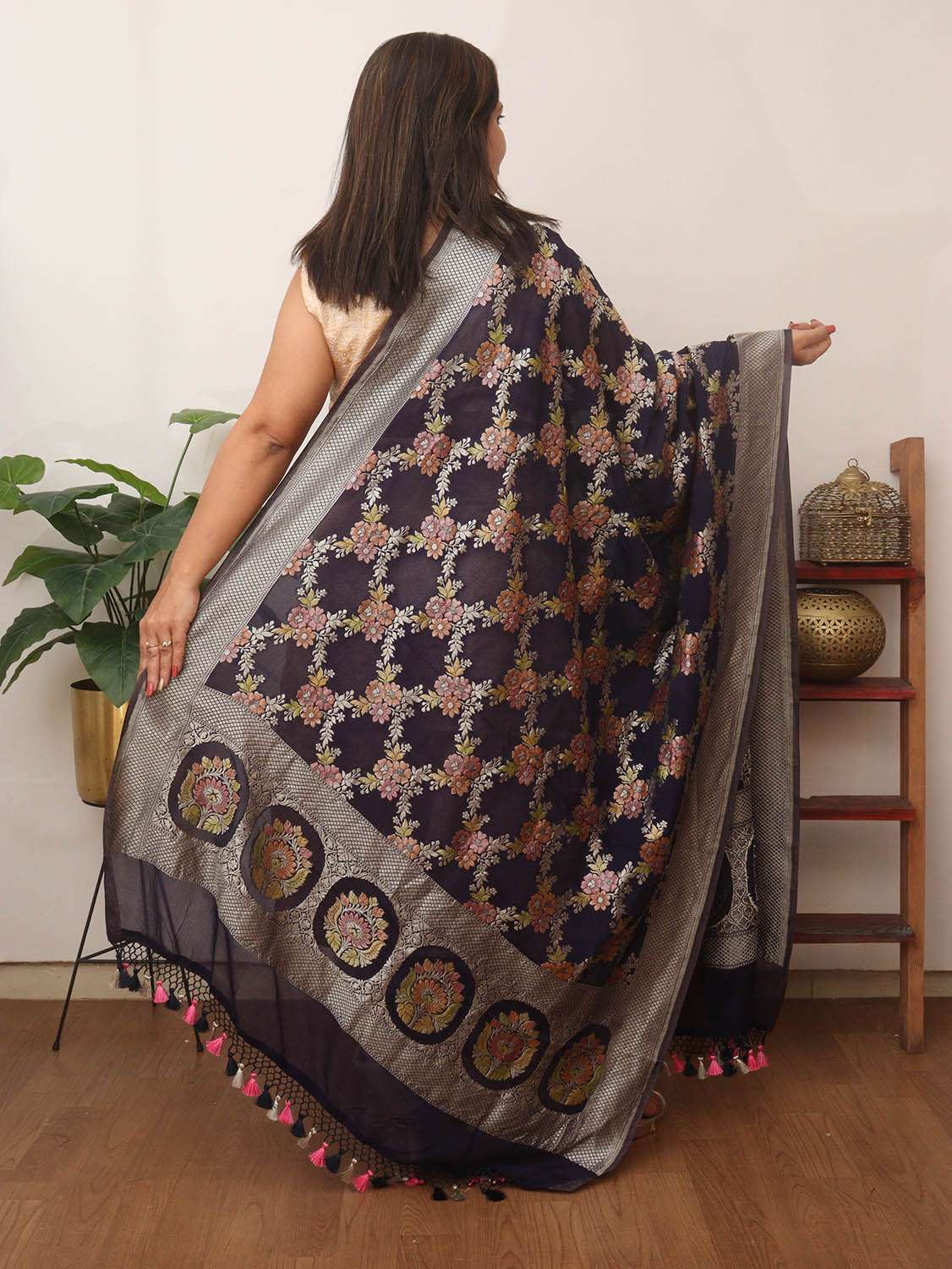 Blue Handloom Banarasi Pure Georgette Brush Dye Dupatta - Luxurion World