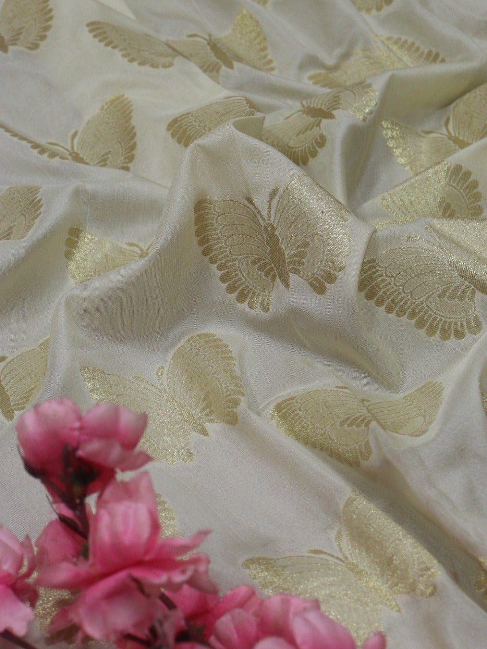 Cream Banarasi Silk Fabric (1 Mtr) - Luxurion World