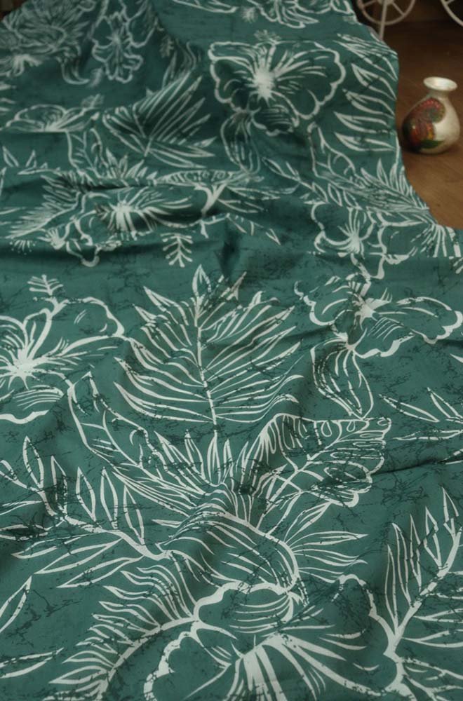 Stylish Green Block Printed Cotton Saree for a Chic Look - Luxurion World
