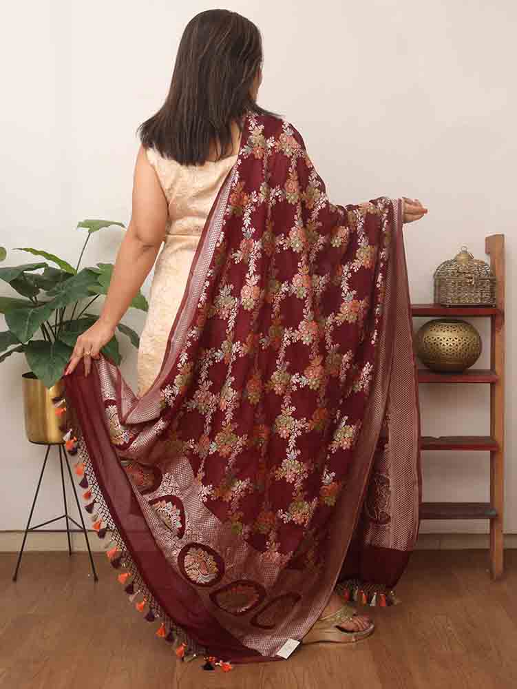 Maroon Handloom Banarasi Pure Georgette Brush Dye Dupatta - Luxurion World