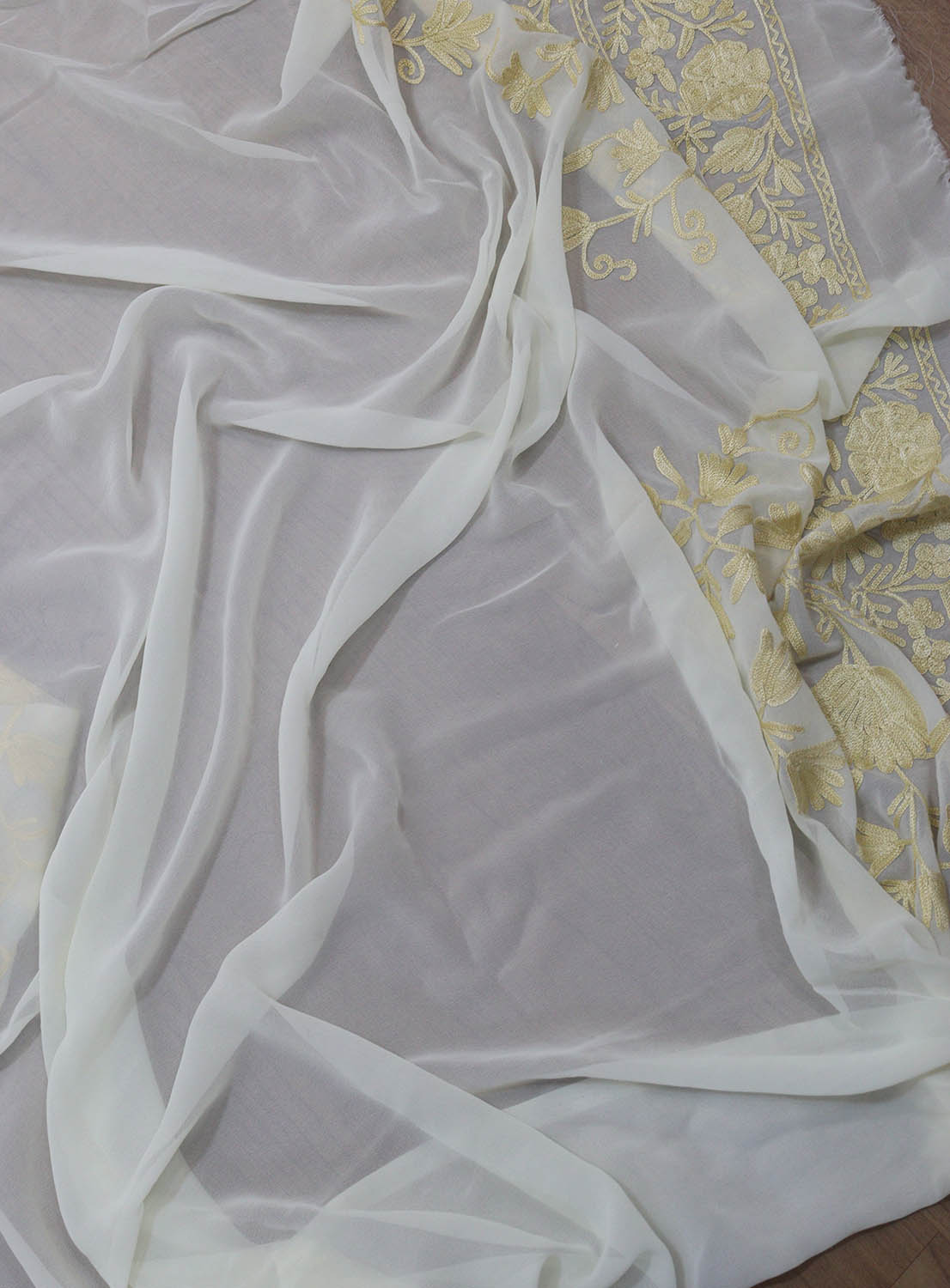 Off White Embroidered Kashmiri Aari Work Georgette Saree - Luxurion World