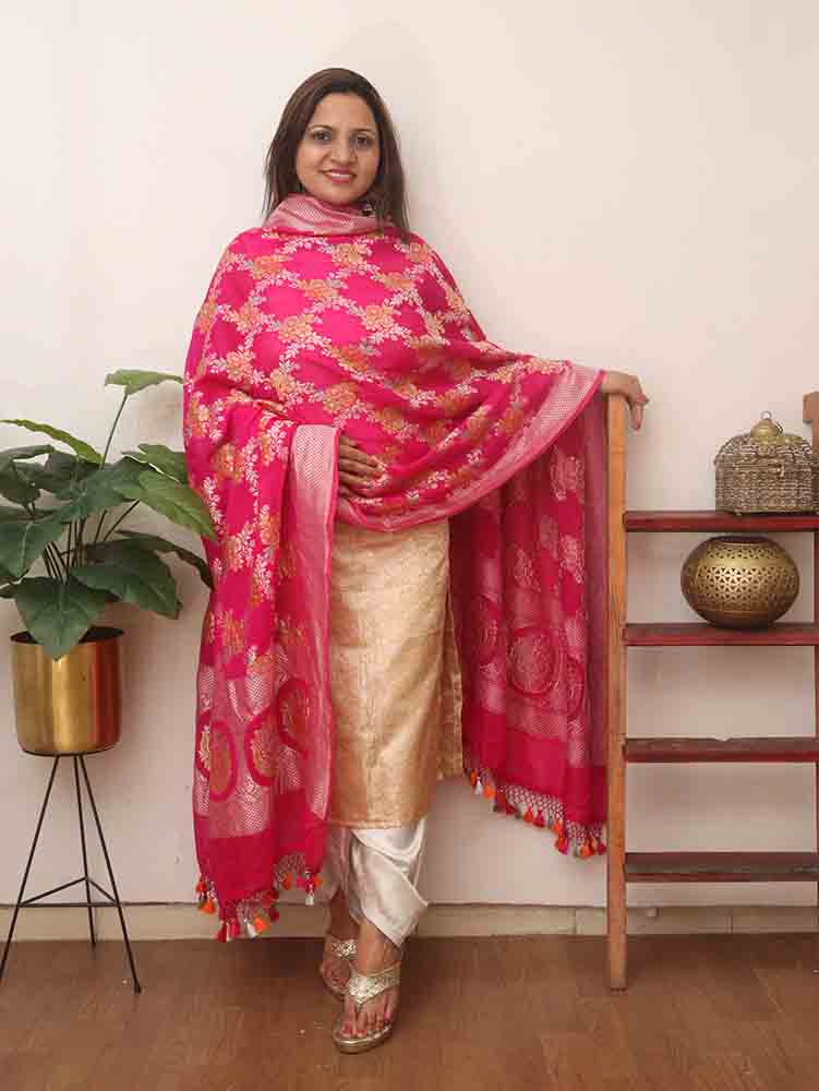 Pink Handloom Banarasi Pure Georgette Brush Dye Dupatta - Luxurion World