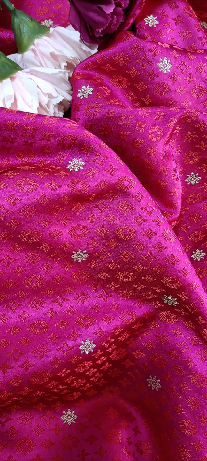 Pink Shot Handloom Banarasi Silk Tanchui Fabric (1 Mtr ) - Luxurion World