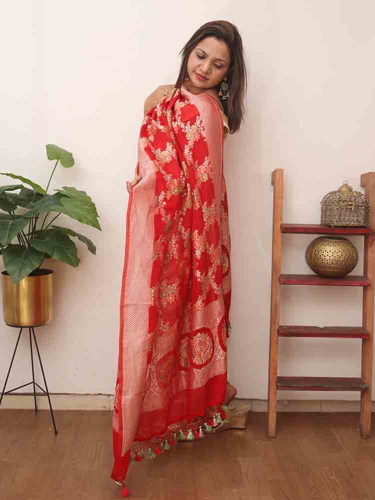 Red Handloom Banarasi Pure Georgette Brush Dye Dupatta - Luxurion World