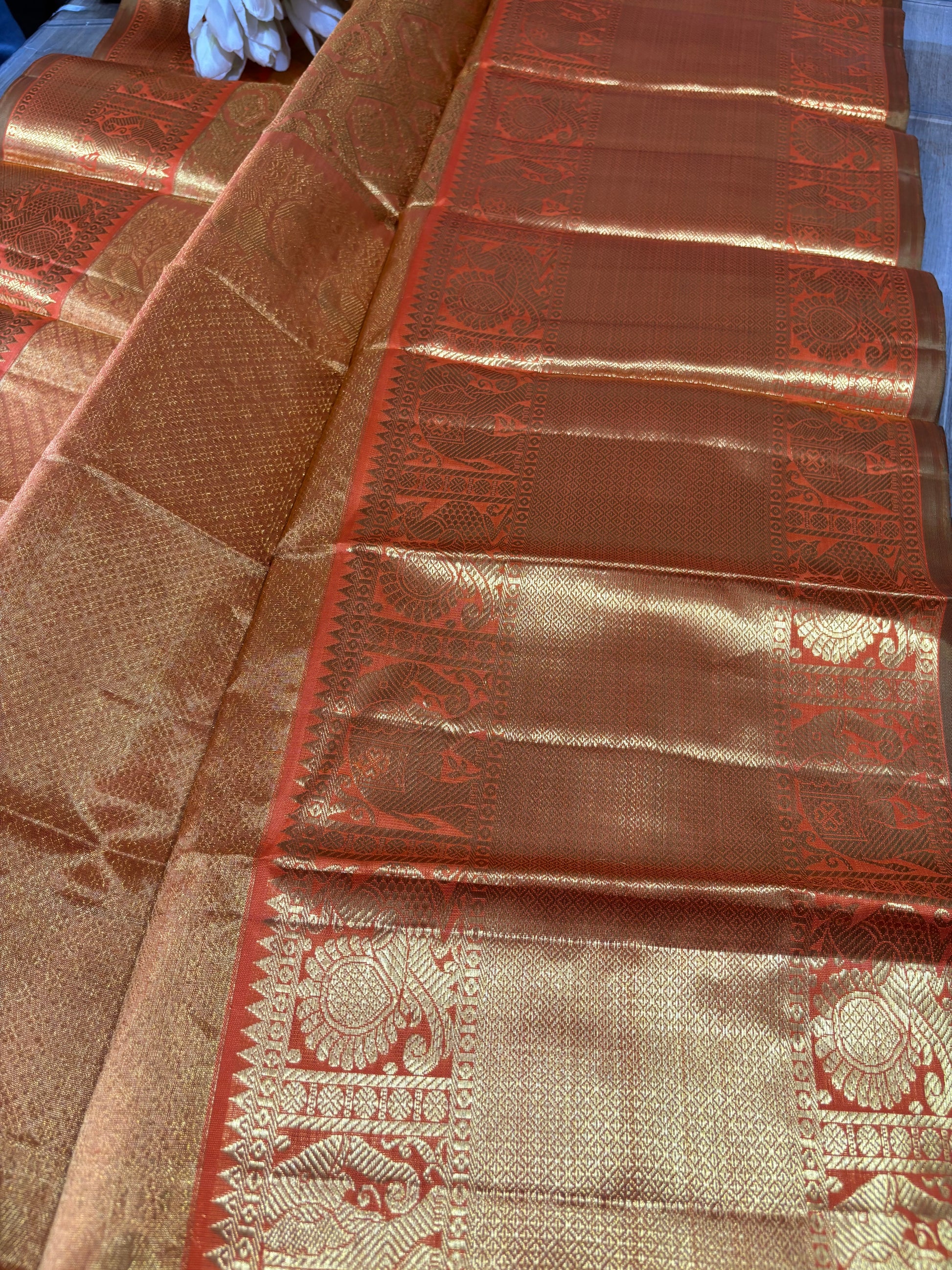Golden Kanjeevaram Handloom Pure Silk Dupatta - Luxurion World