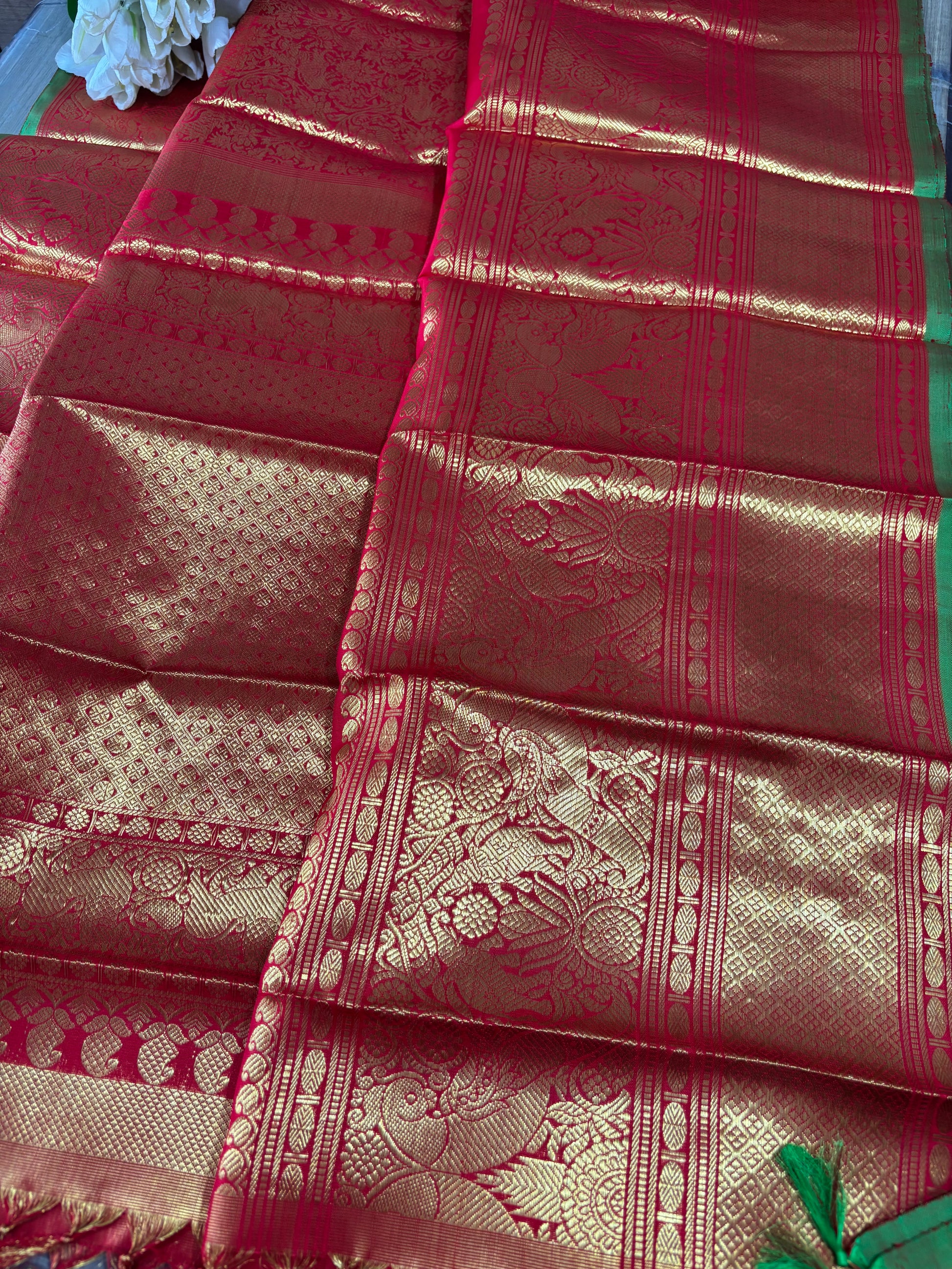 Stunning Red Kanjeevaram Handloom Pure Silk Dupatta for Women - Luxurion World