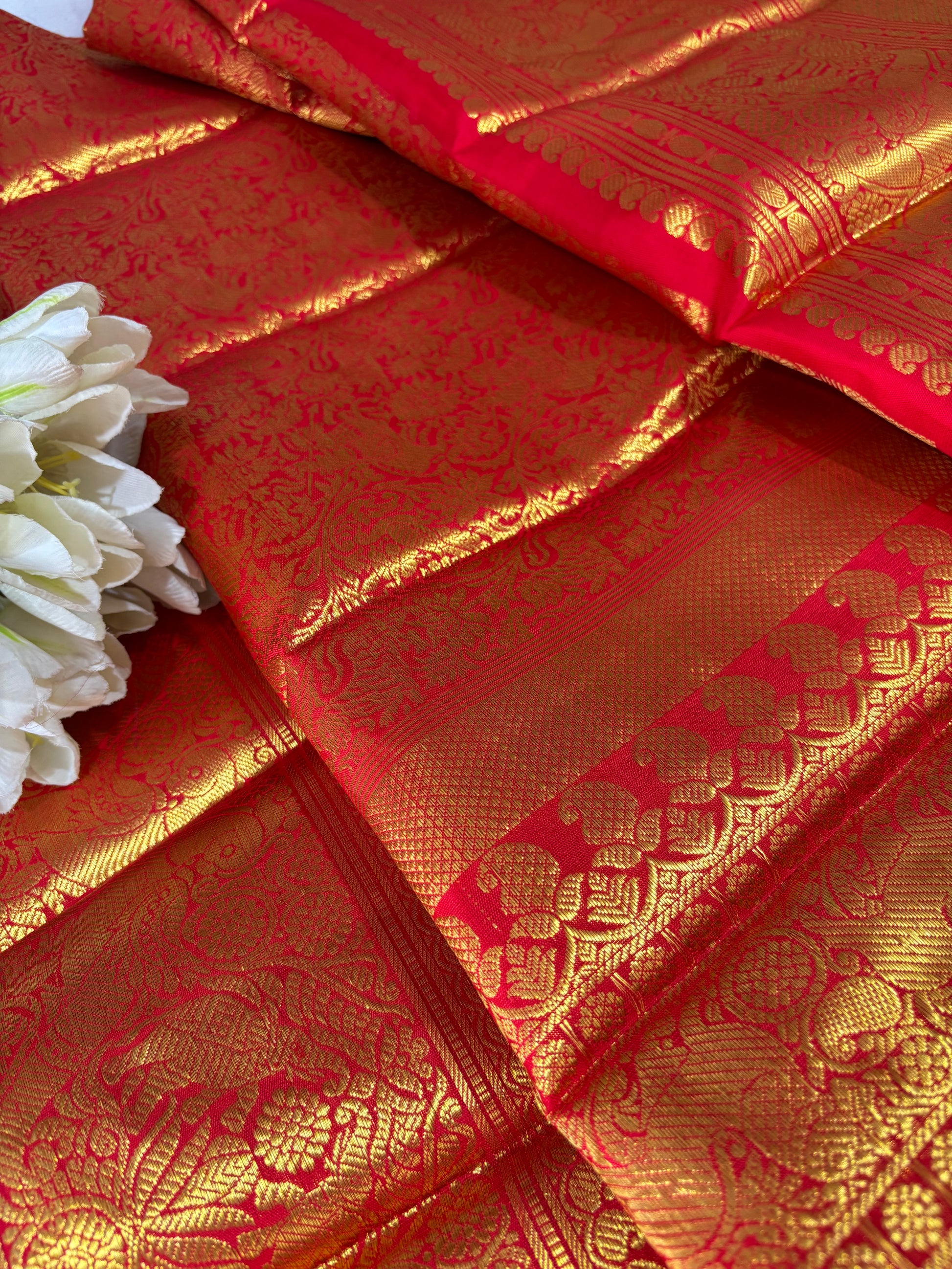 Stunning Red Kanjeevaram Handloom Pure Silk Dupatta for Women - Luxurion World