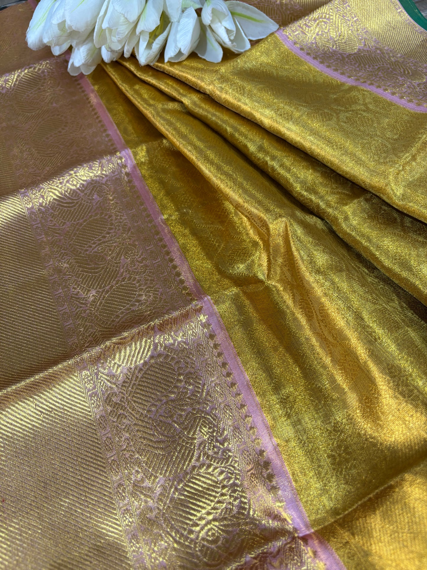 Golden Kanjeevaram Handloom Pure Silk Dupatta - Luxurion World