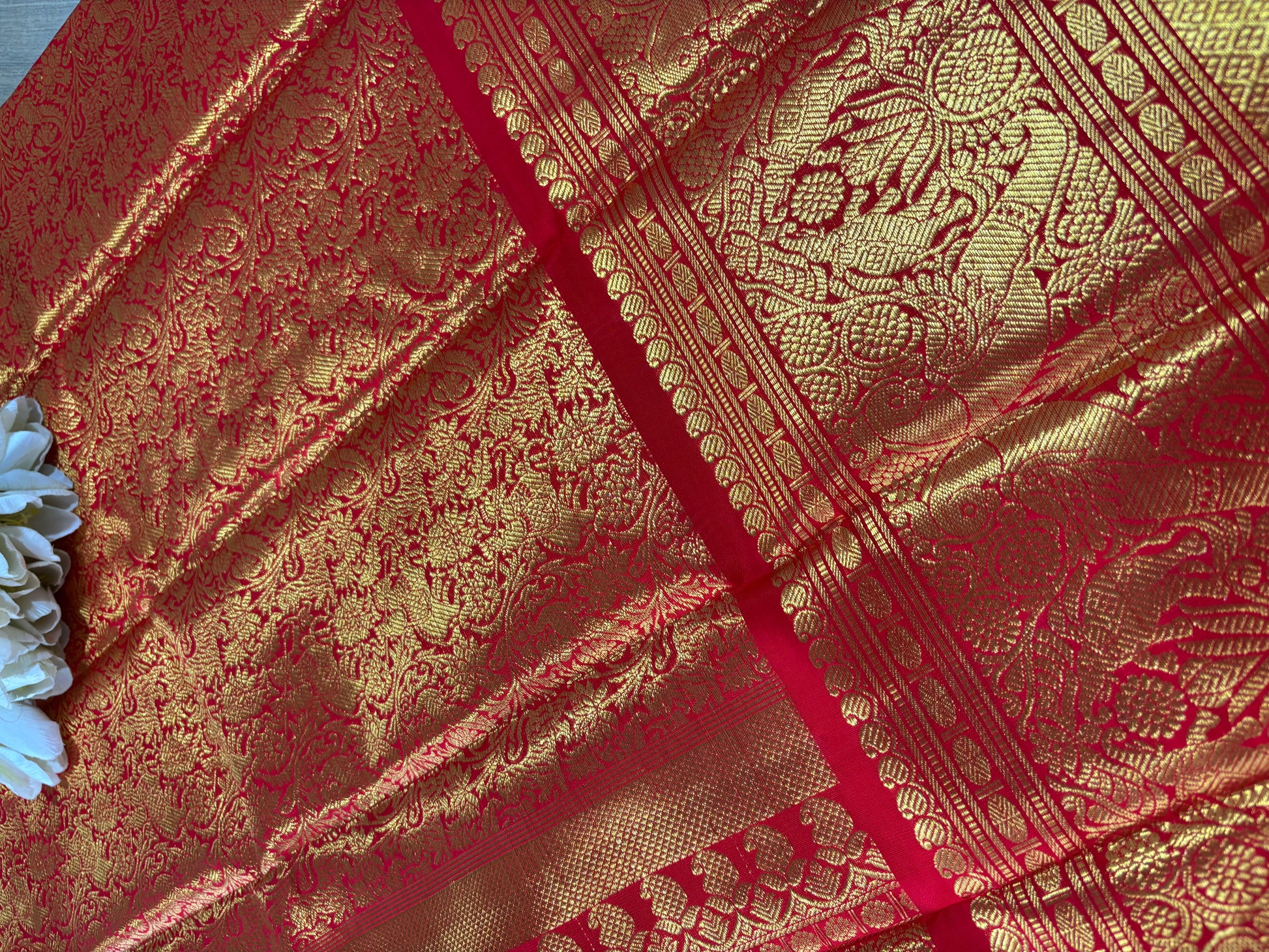 Stunning Red Kanjeevaram Handloom Pure Silk Dupatta for Women - Luxurion World