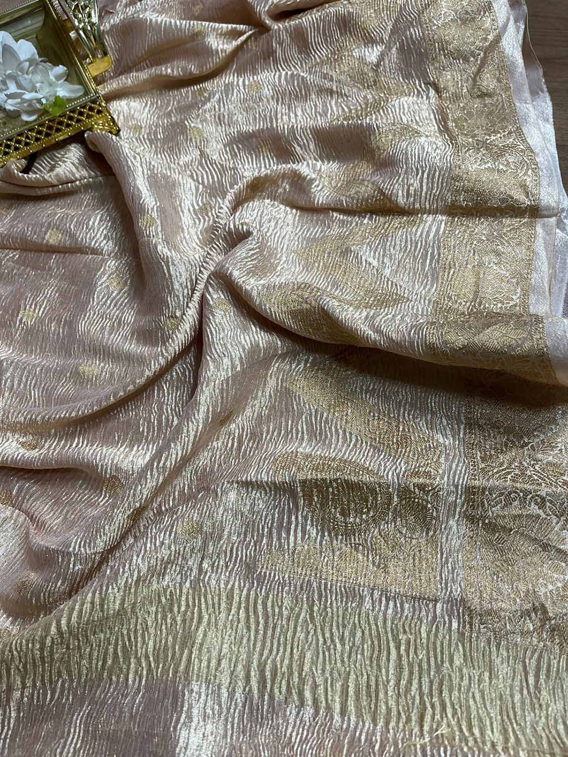 Dyeable Banarasi Handloom Pure Chiffon Crushed Booti Design Dupatta - Luxurion World