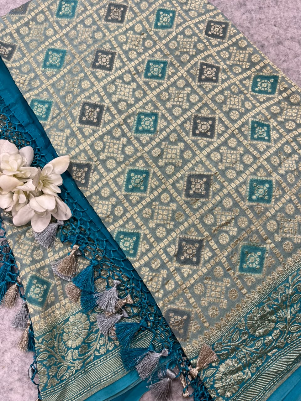 Grey Banarasi Handloom Pure Chiffon Georgette Dupatta