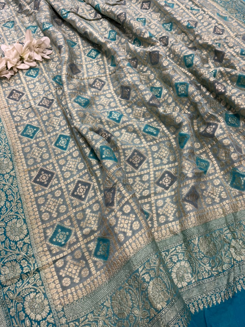 Grey Banarasi Handloom Pure Chiffon Georgette Dupatta