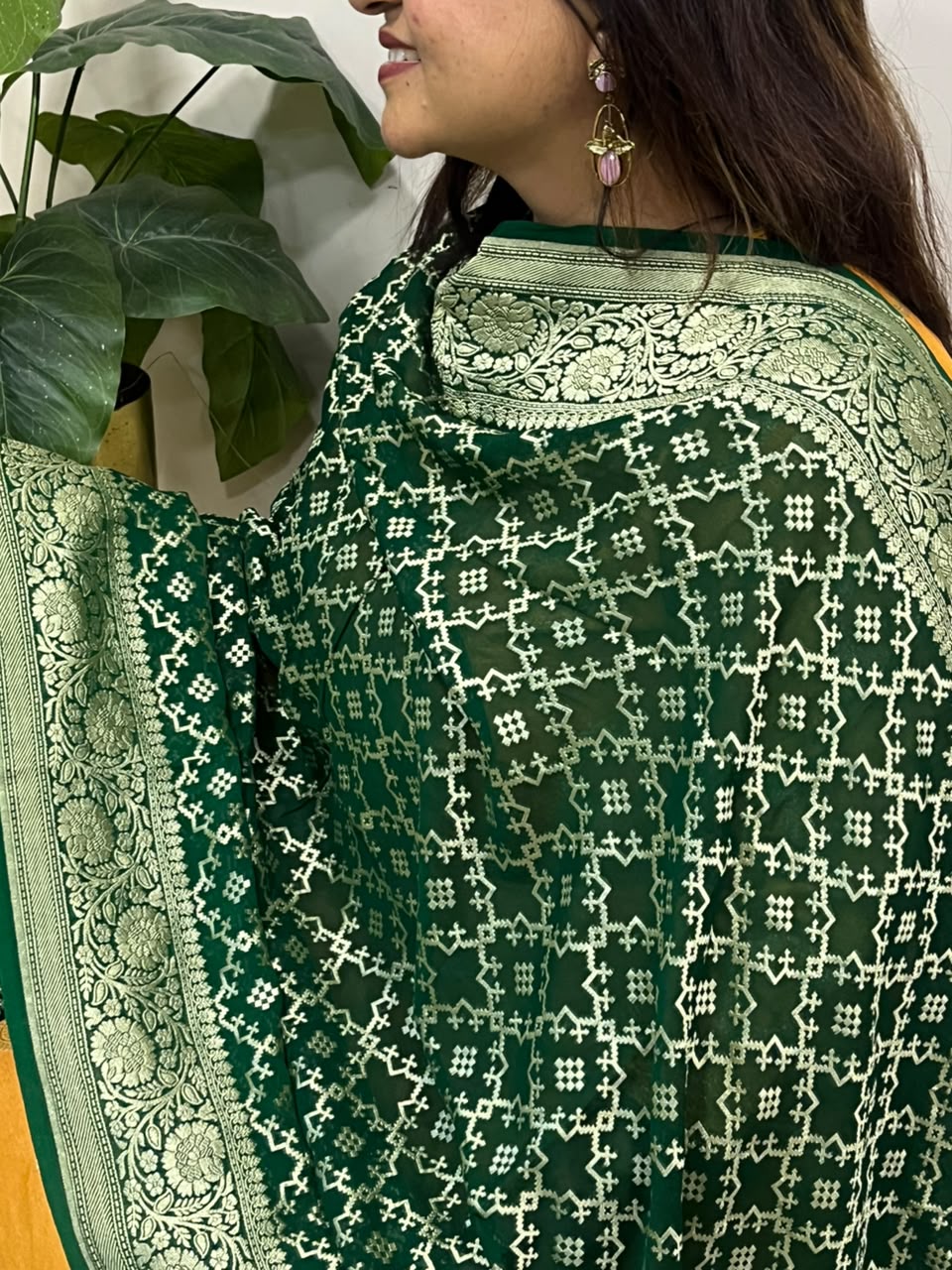 Green Banarasi Handloom Pure Chiffon Georgette Dupatta