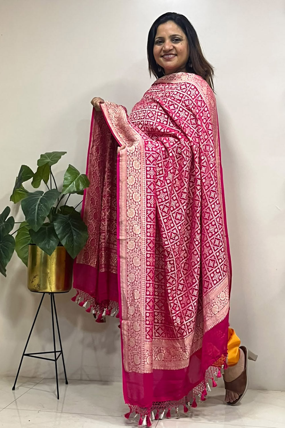 Pink Banarasi Handloom Pure Chiffon Georgette Dupatta
