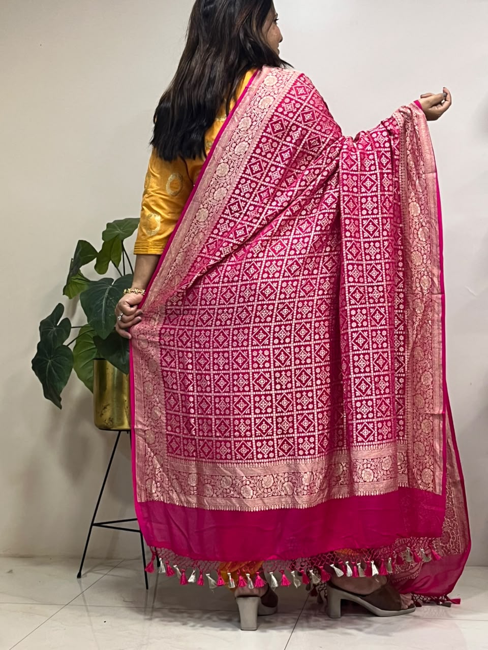 Pink Banarasi Handloom Pure Chiffon Georgette Dupatta
