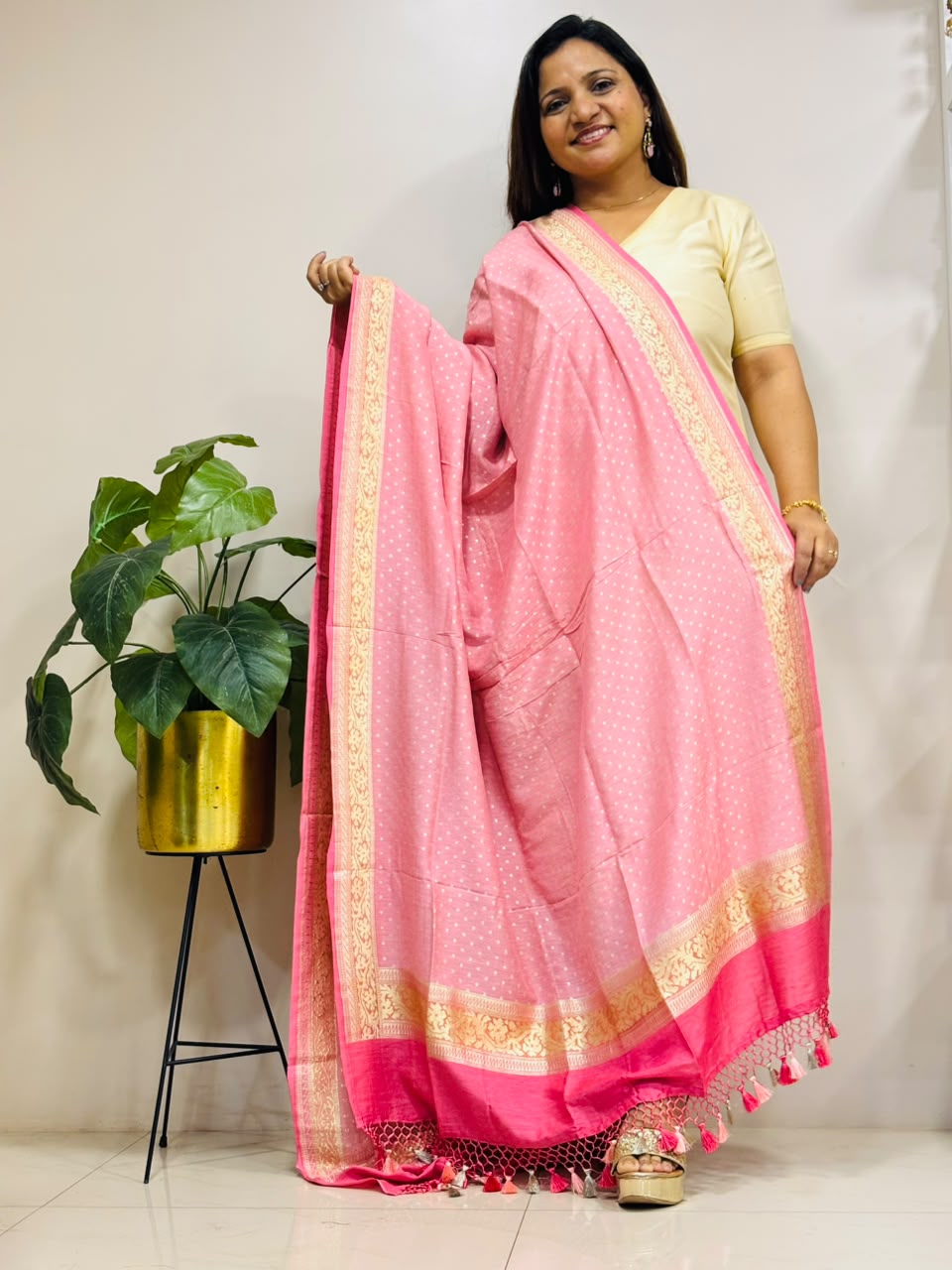 Pink Banarasi Handloom Pure Moonga Silk Brush Dye Dupatta
