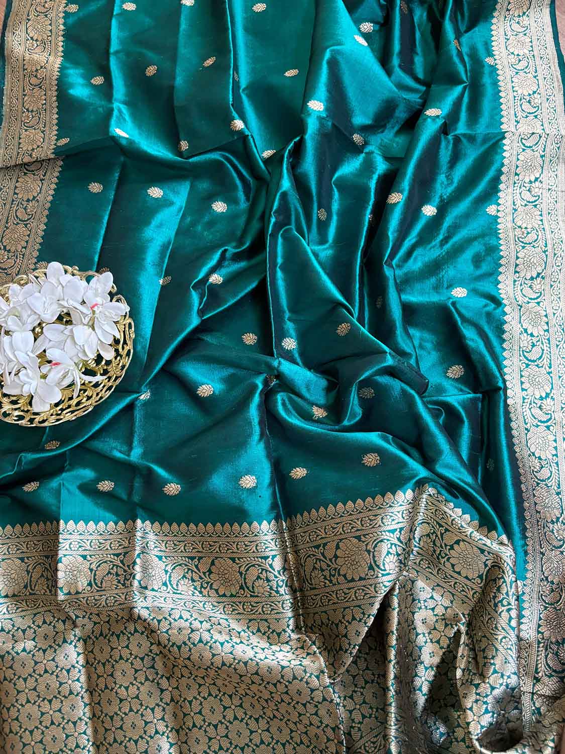 Green Banarasi Handloom Pure Katan Silk Dupatta - Luxurion World- Crafted Heirlooms