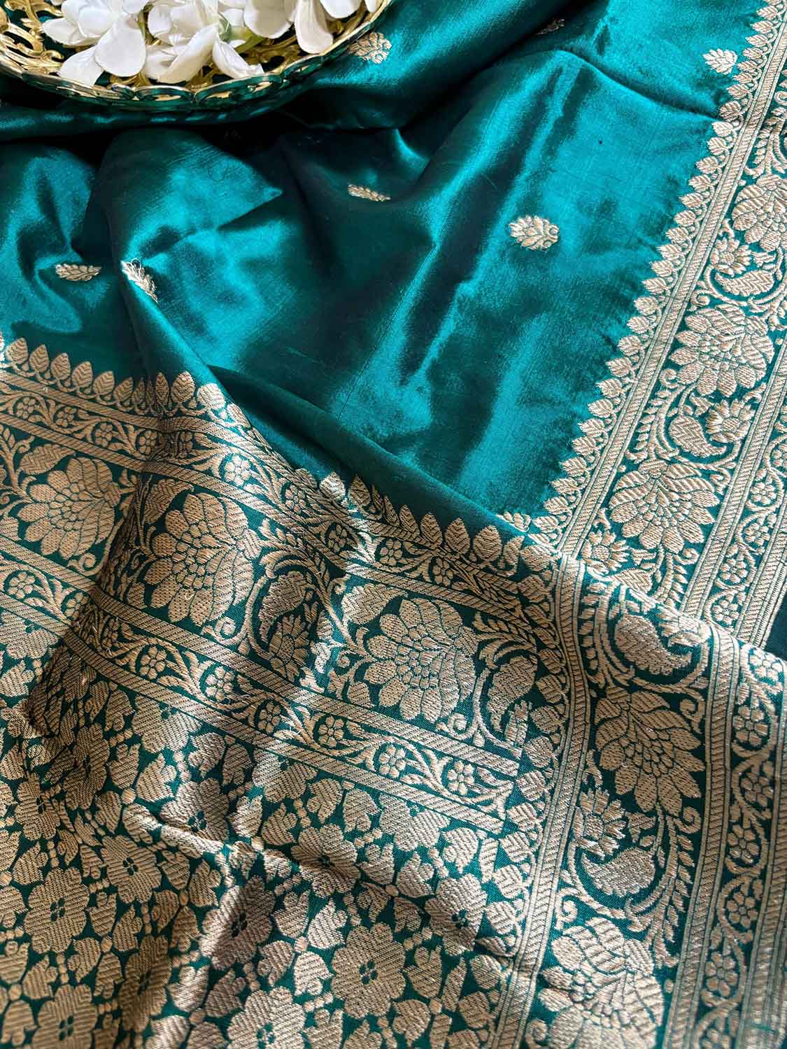 Green Banarasi Handloom Pure Katan Silk Dupatta - Luxurion World