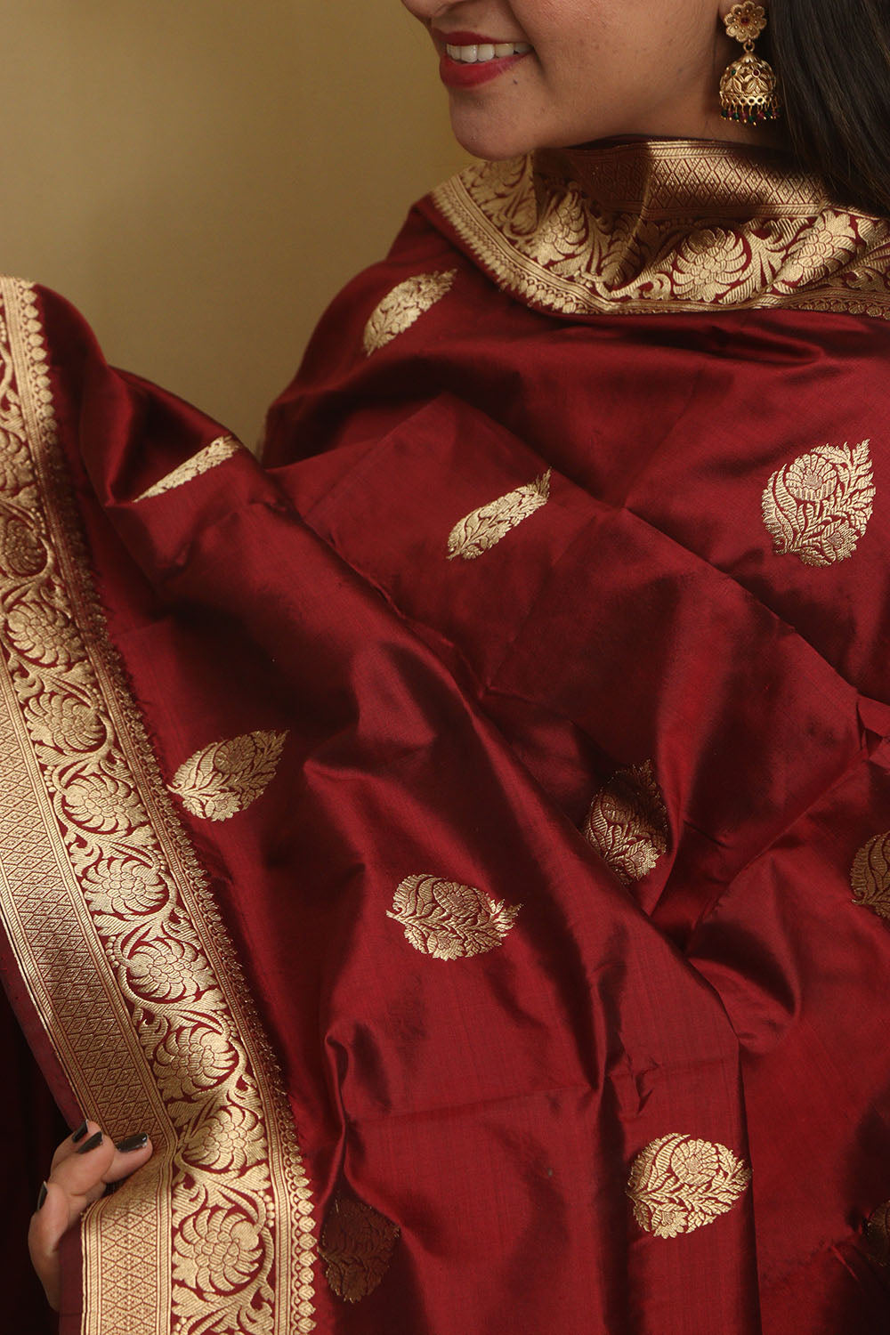 Maroon Banarasi Handloom Pure Katan Silk Dupatta - Luxurion World