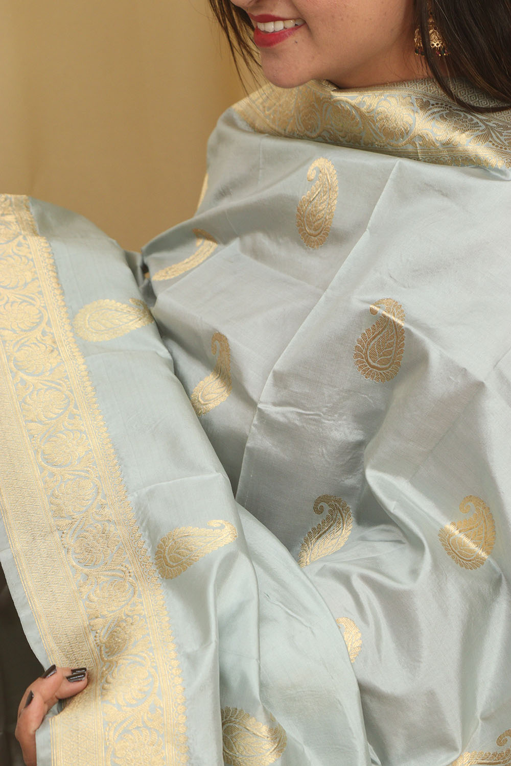 Elegant Grey Banarasi Handloom Pure Katan Silk Dupatta - Luxurion World- Crafted Heirlooms