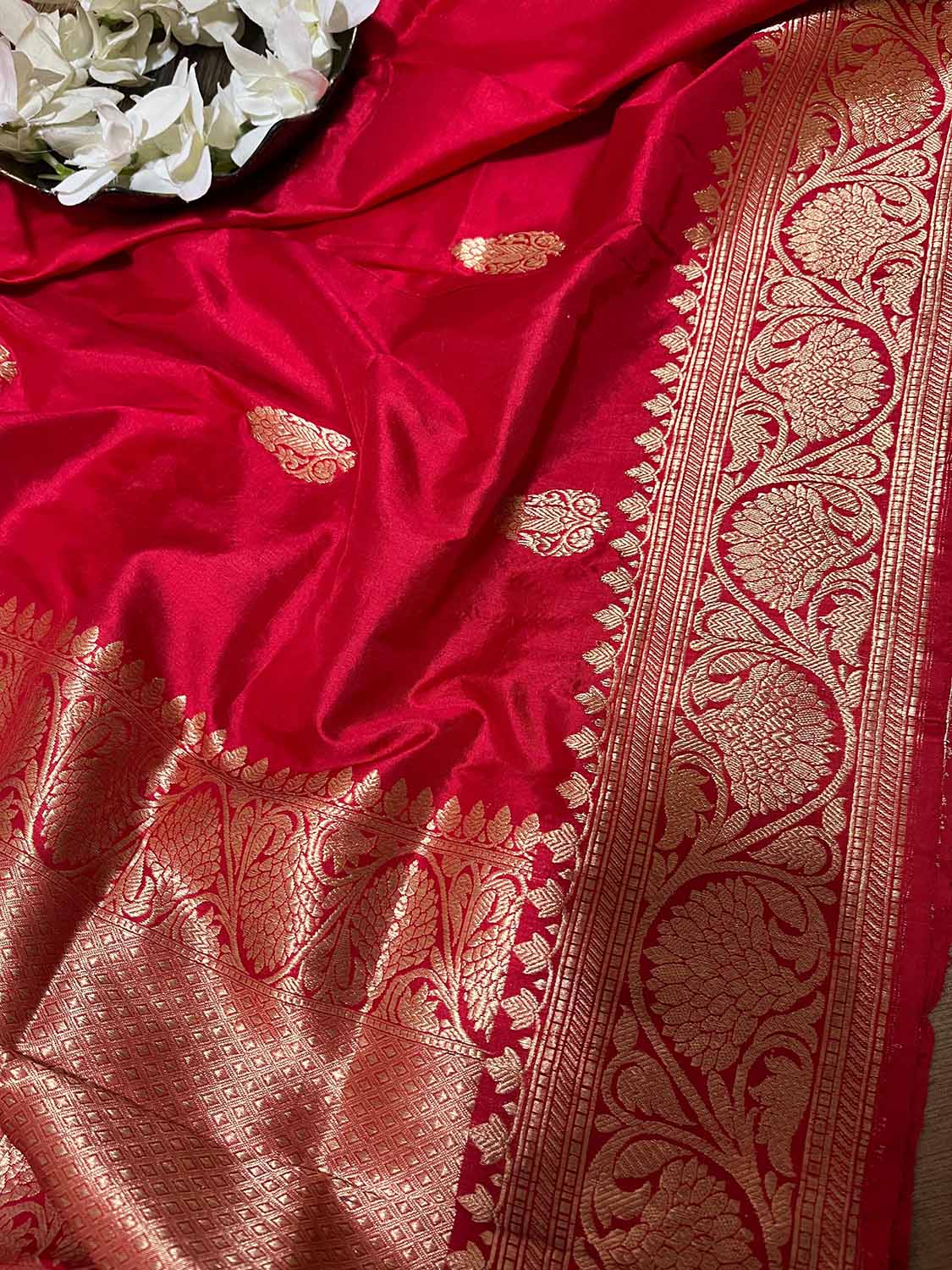 Red Banarasi Handloom Pure Katan Silk Dupatta - Luxurion World