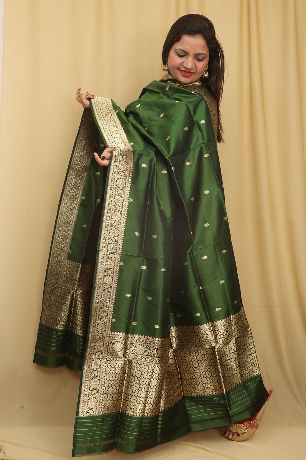 Green Banarasi Handloom Pure Katan Silk Dupatta - Luxurion World- Crafted Heirlooms
