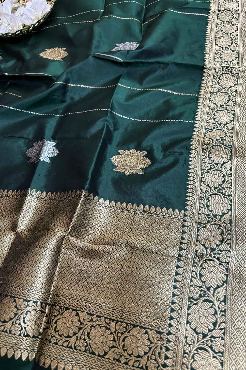 Green Banarasi Handloom Pure Katan Silk Dupatta - Luxurion World