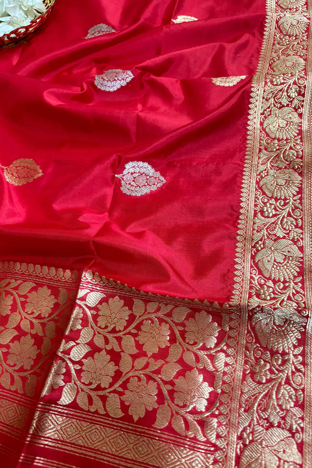 Red Banarasi Handloom Pure Katan Silk Dupatta - Luxurion World