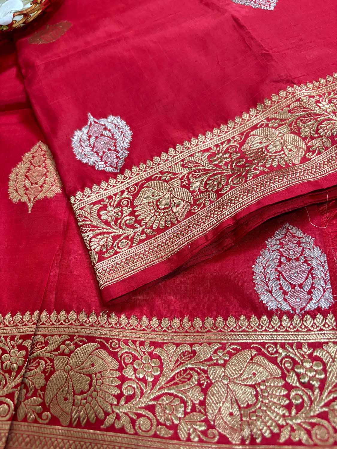 Red Banarasi Handloom Pure Katan Silk Dupatta - Luxurion World