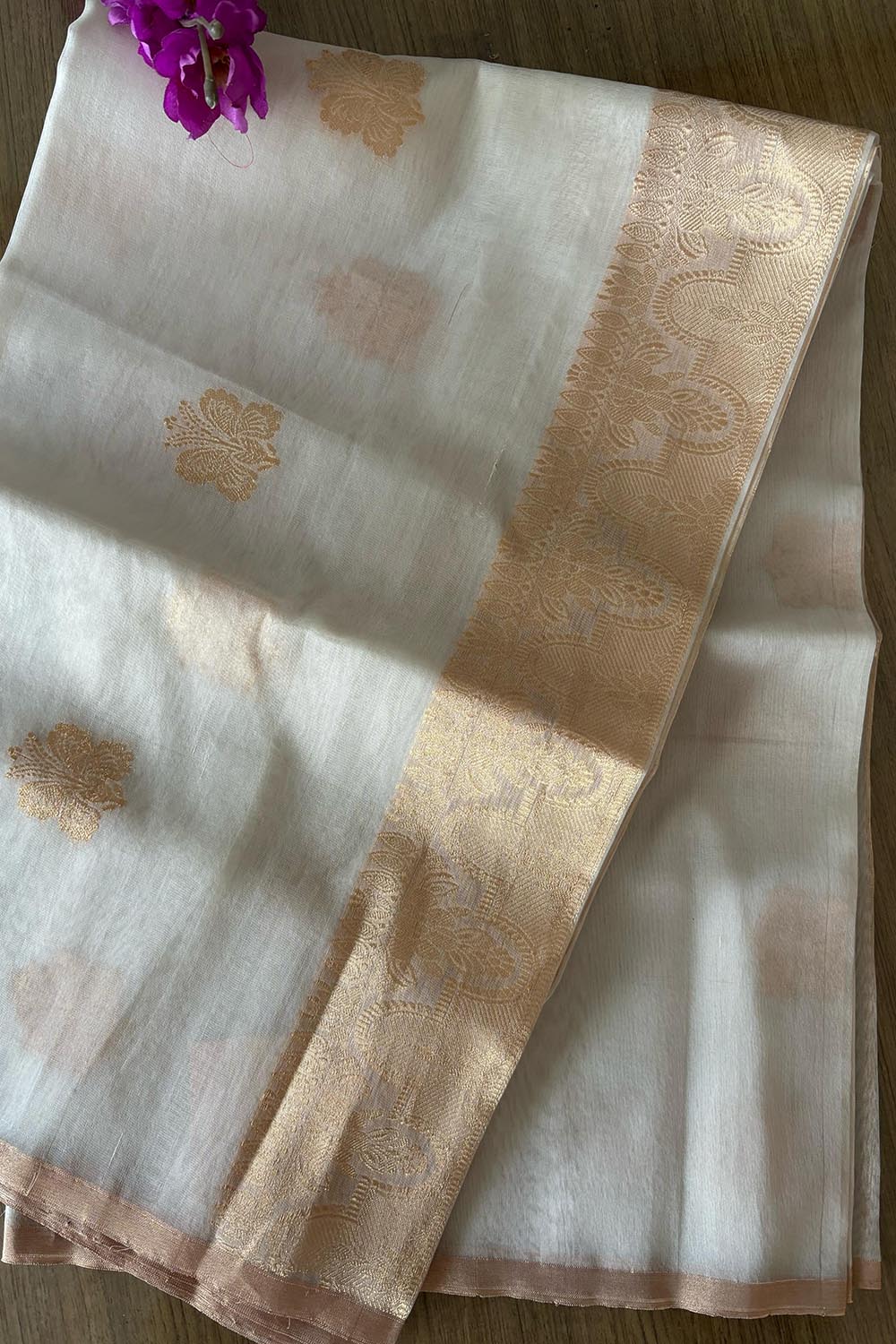 Dyeable Banarasi Handloom Pure Linen Kadwa Dupatta - Luxurion World- Crafted Heirlooms
