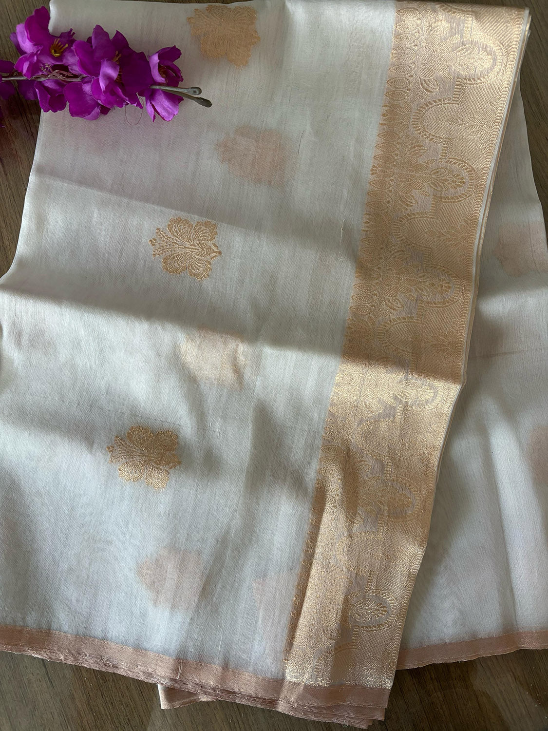 Dyeable Banarasi Handloom Pure Linen Kadwa Dupatta - Luxurion World- Crafted Heirlooms
