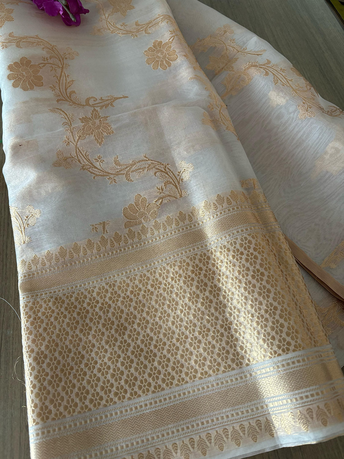 Dyeable Banarasi Handloom Pure Kora Organza Jangla Dupatta - Luxurion World