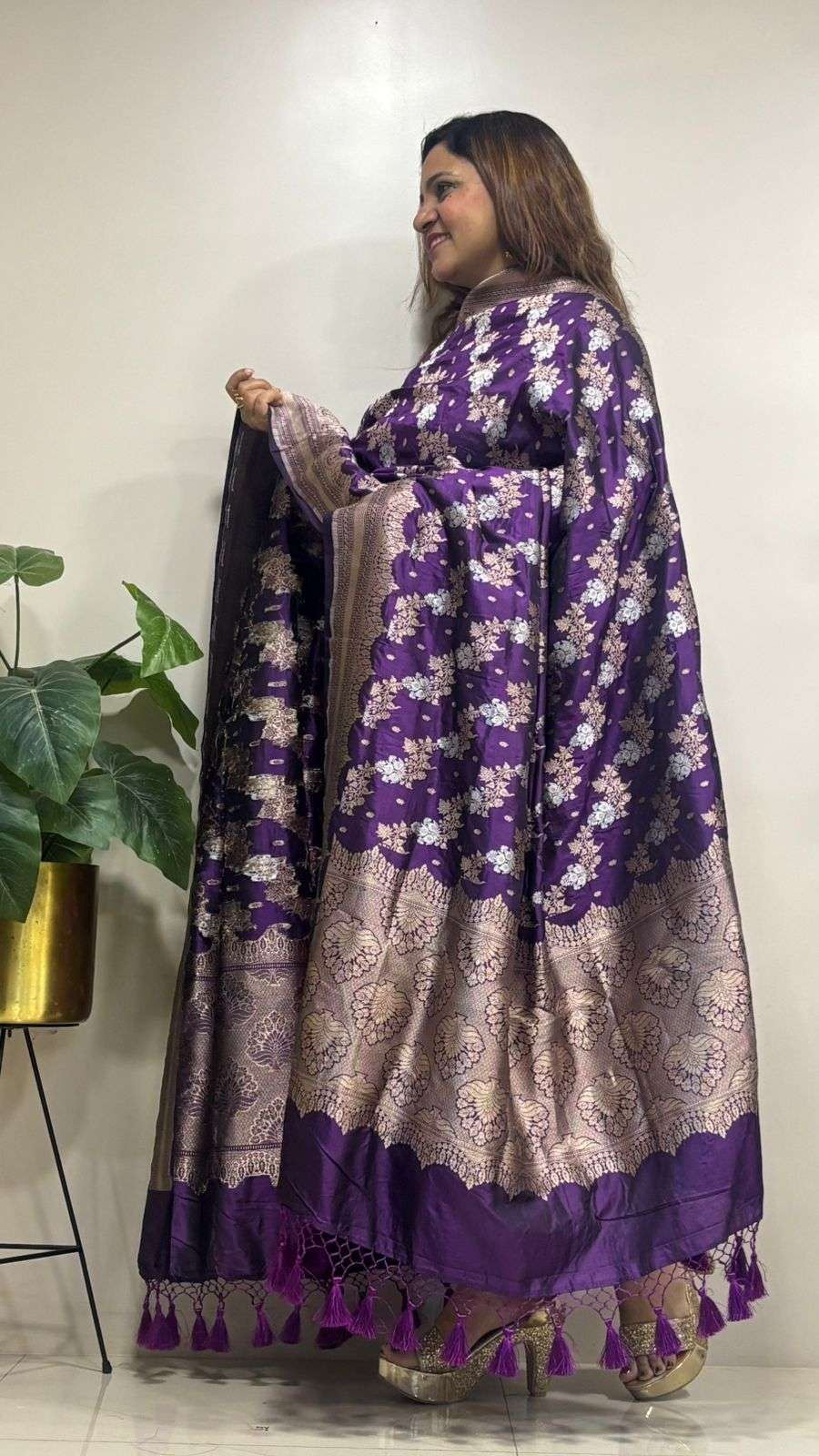 Purple Banarasi Handloom Pure Katan Silk Sona Roopa Flower Design Dupatta - Luxurion World- Crafted Heirlooms