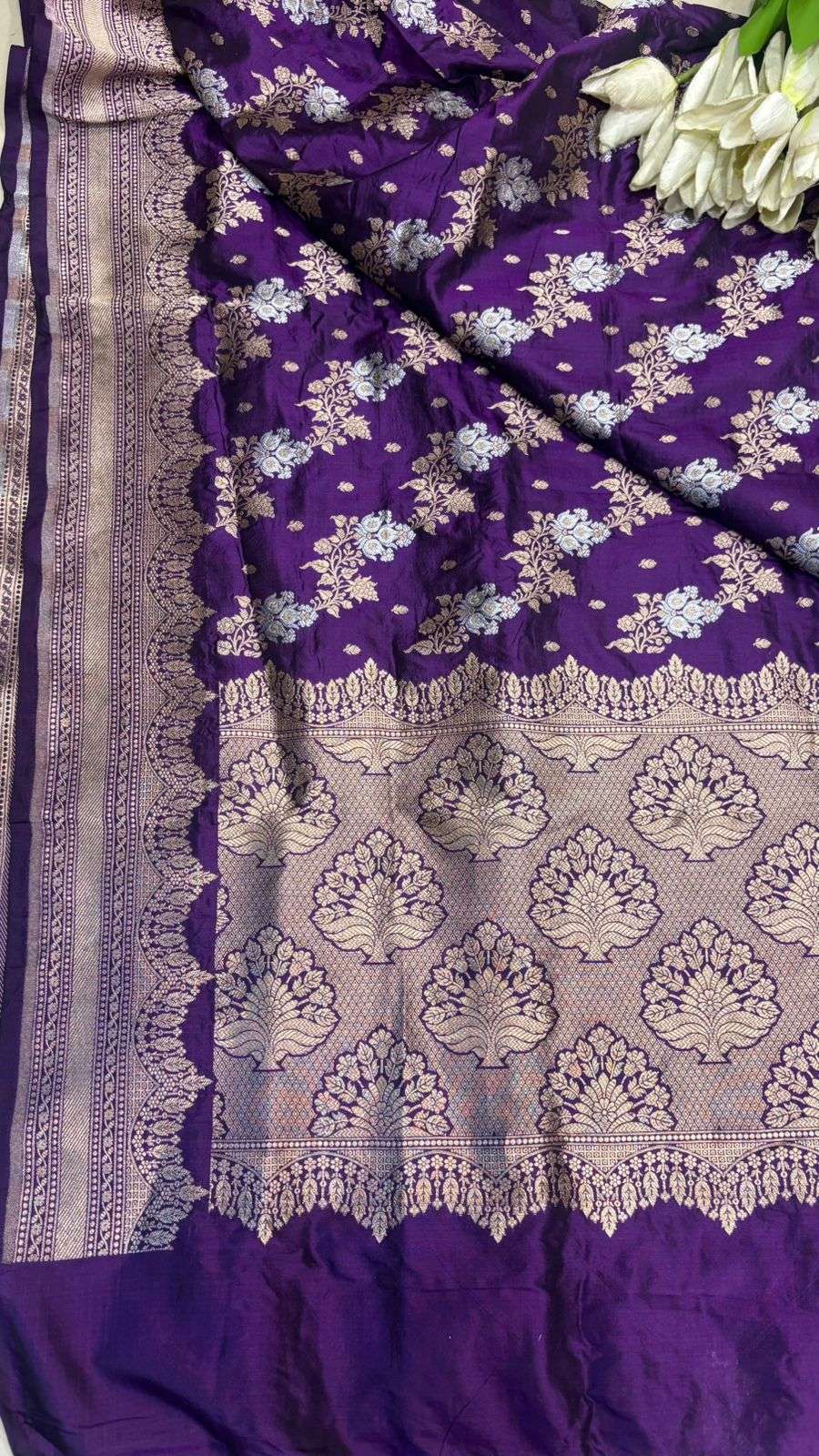 Purple Banarasi Handloom Pure Katan Silk Sona Roopa Flower Design Dupatta - Luxurion World- Crafted Heirlooms