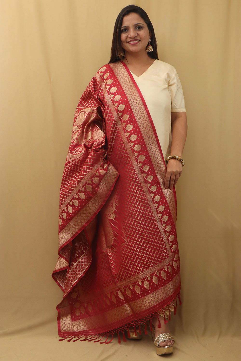 Elegant Red Banarasi Silk Dupatta - Luxurion World