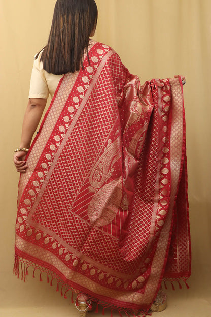 Elegant Red Banarasi Silk Dupatta - Luxurion World