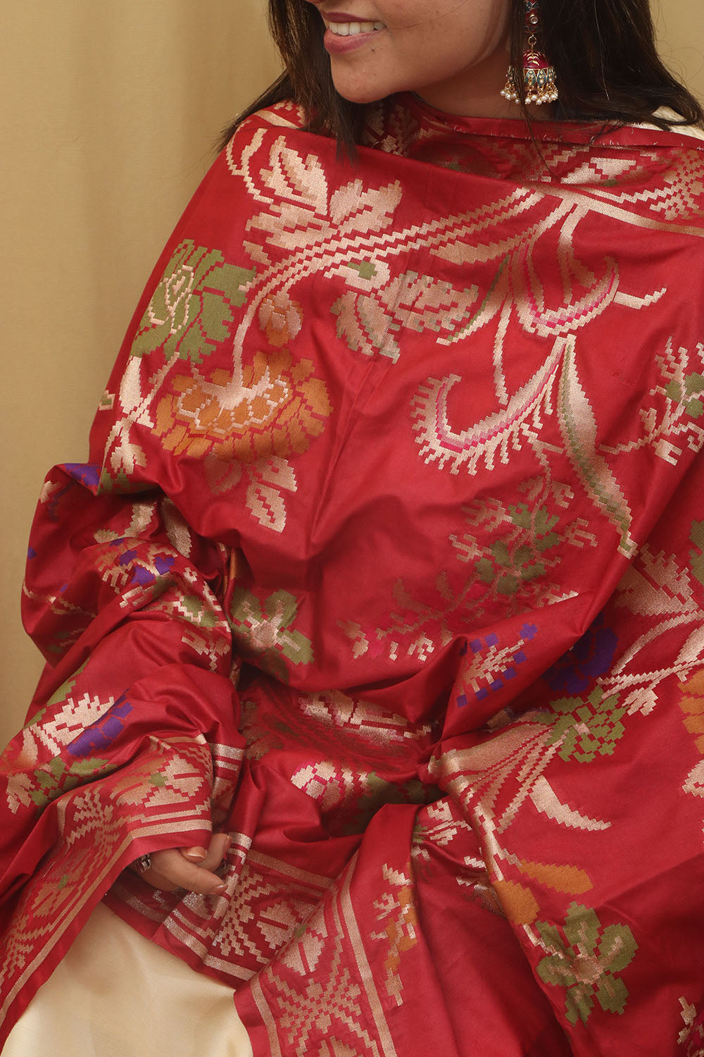 Stunning Red Banarasi Silk Dupatta - Elegant and Luxurious - Luxurion World