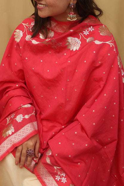Stunning Pink Banarasi Silk Dupatta - Elegant and Luxurious - Luxurion World