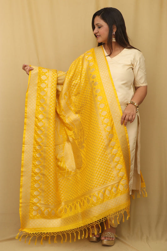 Golden Glow: Yellow Banarasi Silk Dupatta - Luxurion World