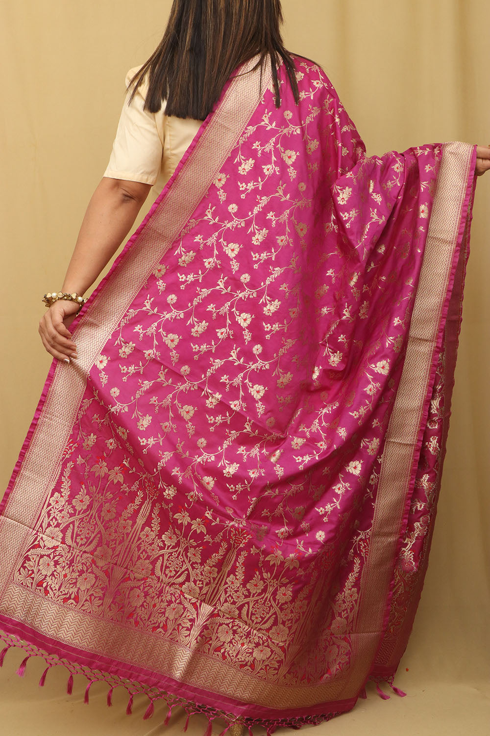 Elegant Pink Banarasi Silk Dupatta - Luxurion World