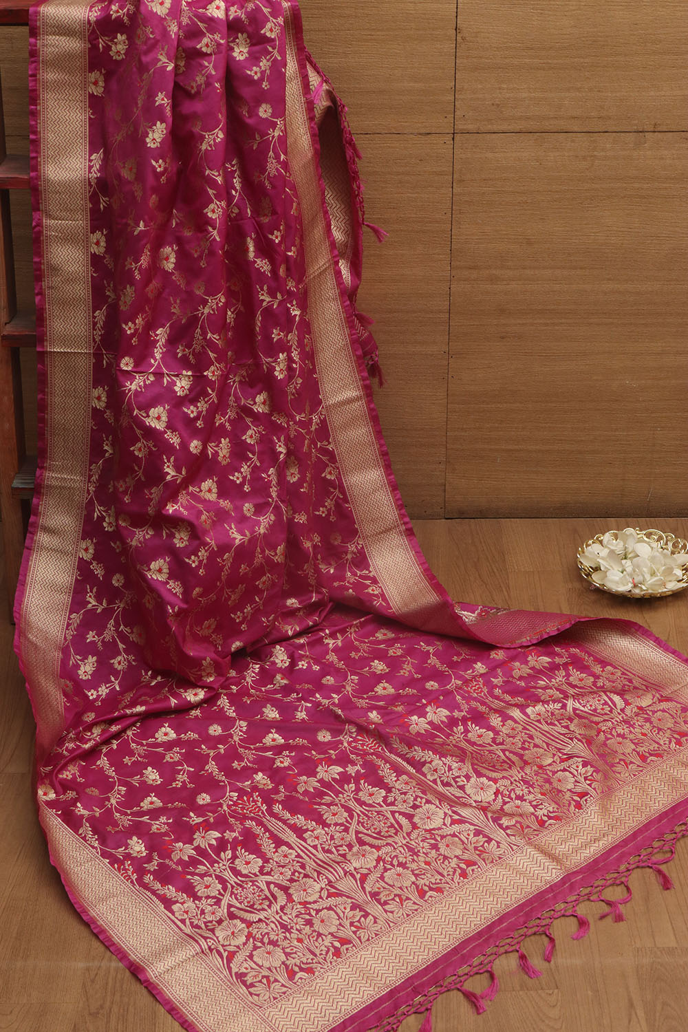 Elegant Pink Banarasi Silk Dupatta - Luxurion World