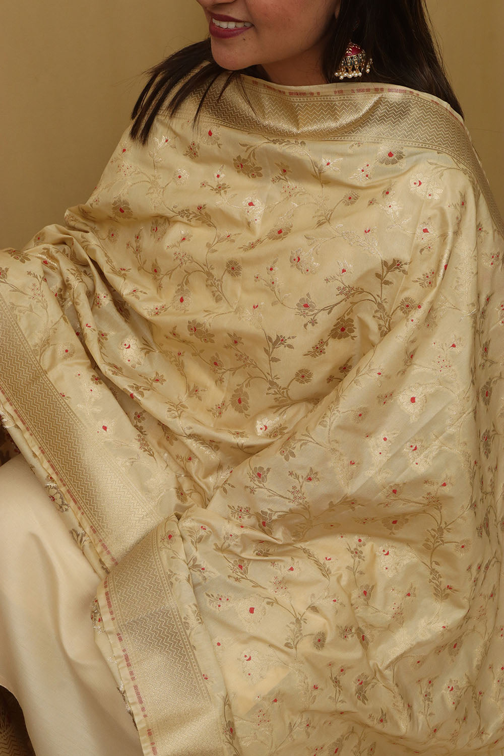 Soft and Elegant Pastel Banarasi Silk Dupatta - Luxurion World