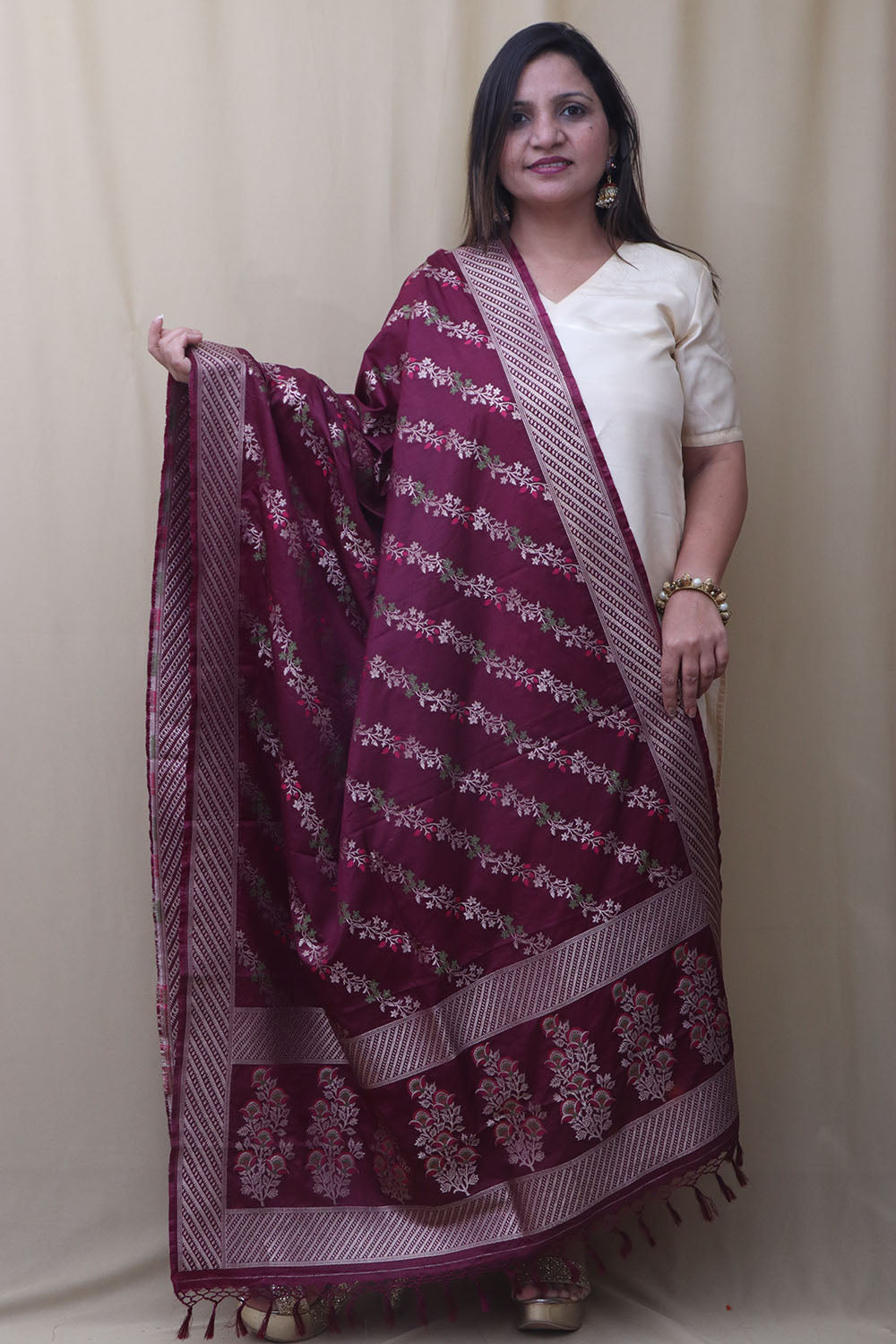 Maroon Banarasi Silk Dupatta - Elegant Ethnic Accessory - Luxurion World