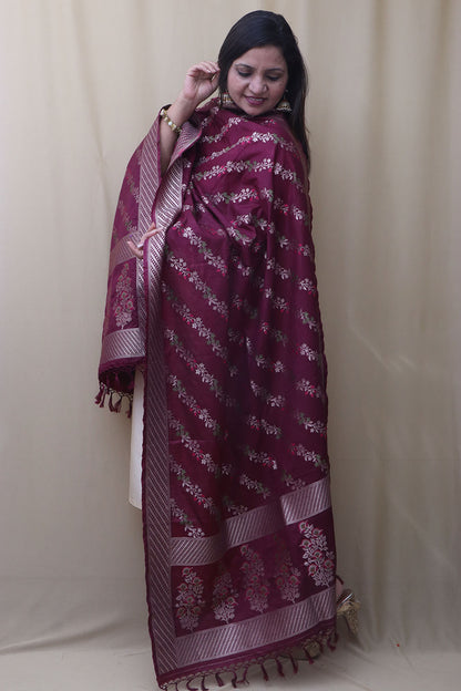 Maroon Banarasi Silk Dupatta - Elegant Ethnic Accessory - Luxurion World