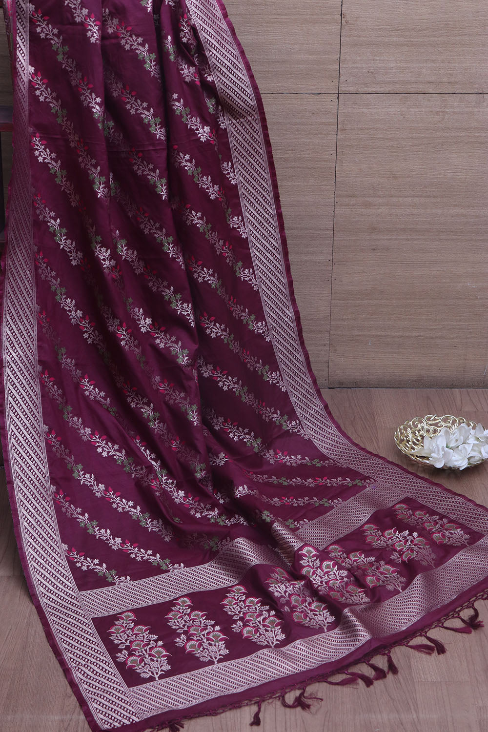 Maroon Banarasi Silk Dupatta - Elegant Ethnic Accessory - Luxurion World