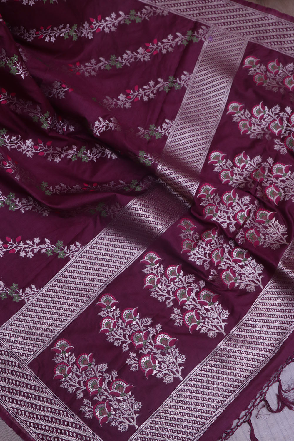 Maroon Banarasi Silk Dupatta - Elegant Ethnic Accessory - Luxurion World