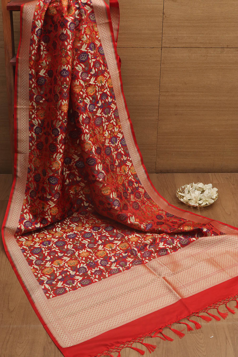 Exquisite Red Banarasi Kimkhwab Design Silk Dupatta - Elegant and Luxurious - Luxurion World
