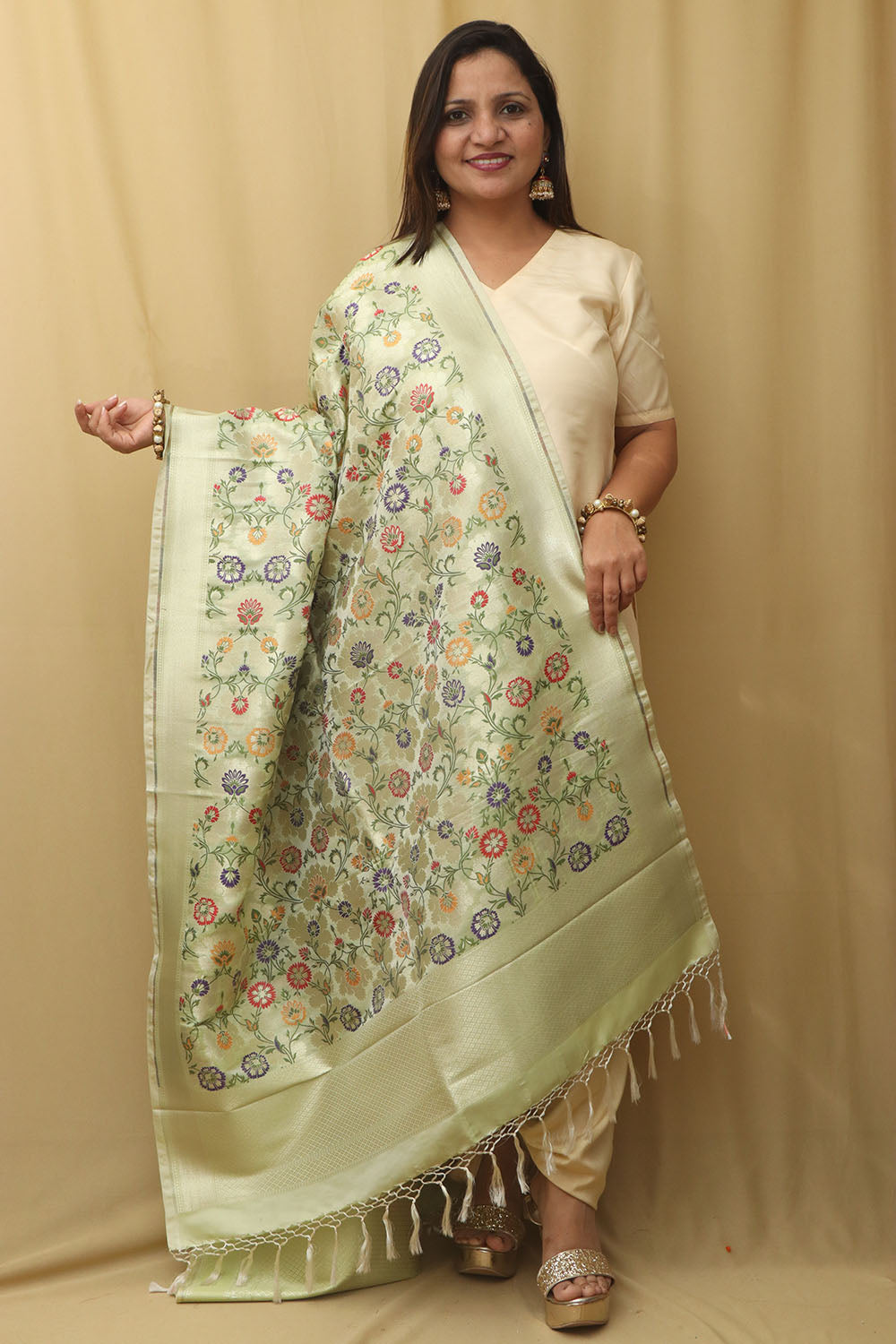 Exquisite Green Banarasi Kimkhwab Design Silk Dupatta - Elegant and Luxurious - Luxurion World